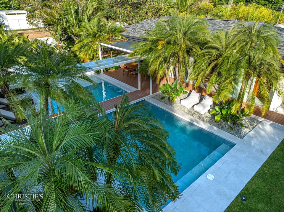 Casa Ohana – Comtemporary Luxury Villa, Steps from the Beach