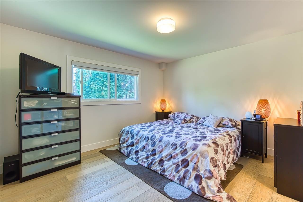 12651 15 Ave
