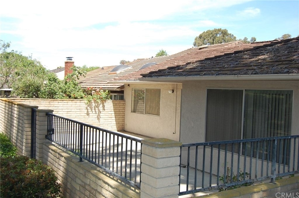 13 Featherwood