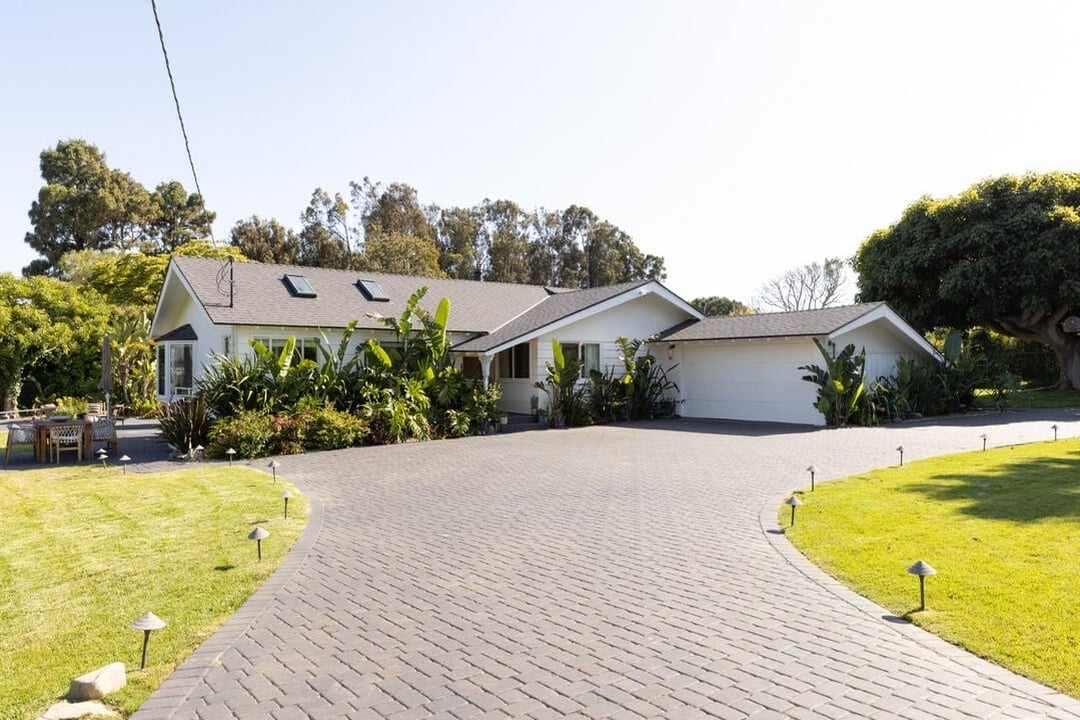 Echelon Pavilion, Grayfox St, 90265