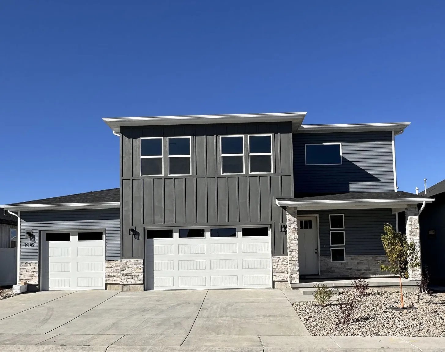 3194 College Ct