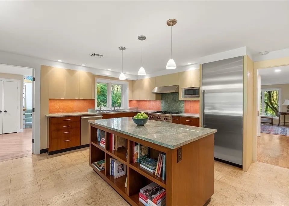 24 Trailside Rd
