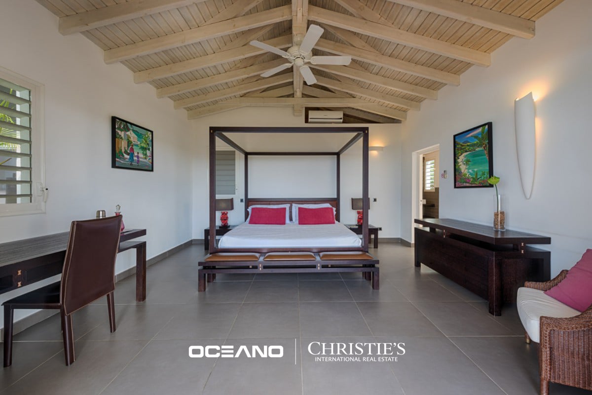 VILLA NO LIMITS AND VILLA CALLISTO