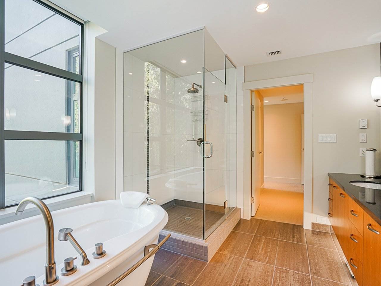 901-3315 Cypress Pl