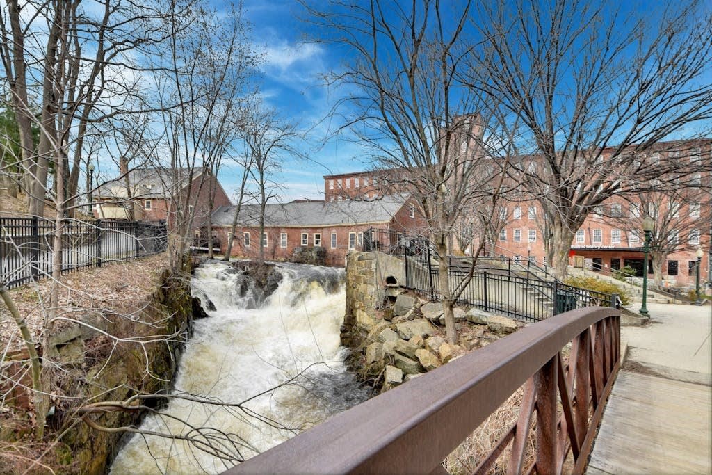 37 Millyard Amesbury Ma, #107