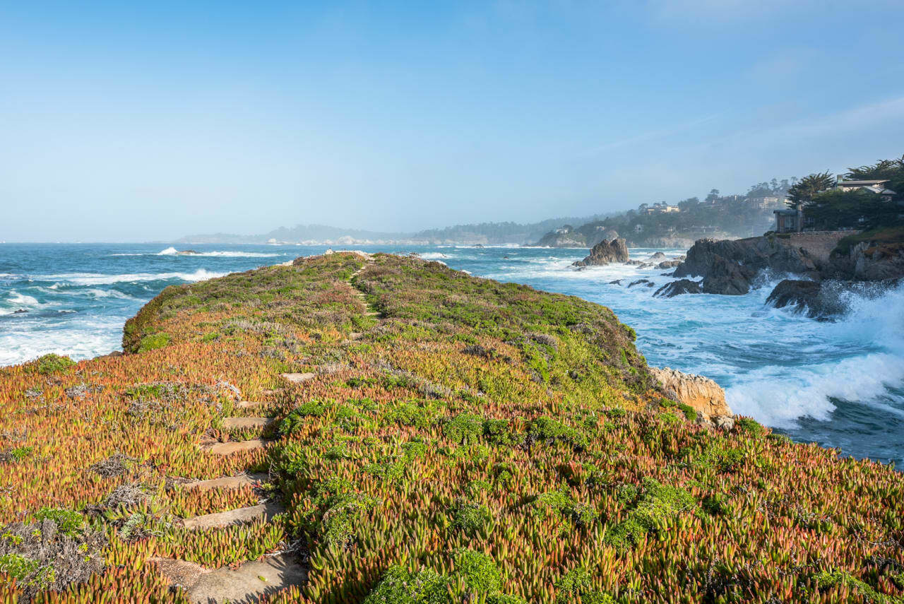 CARMEL HIGHLANDS LUXURY RENTAL - "SHIPROCK"