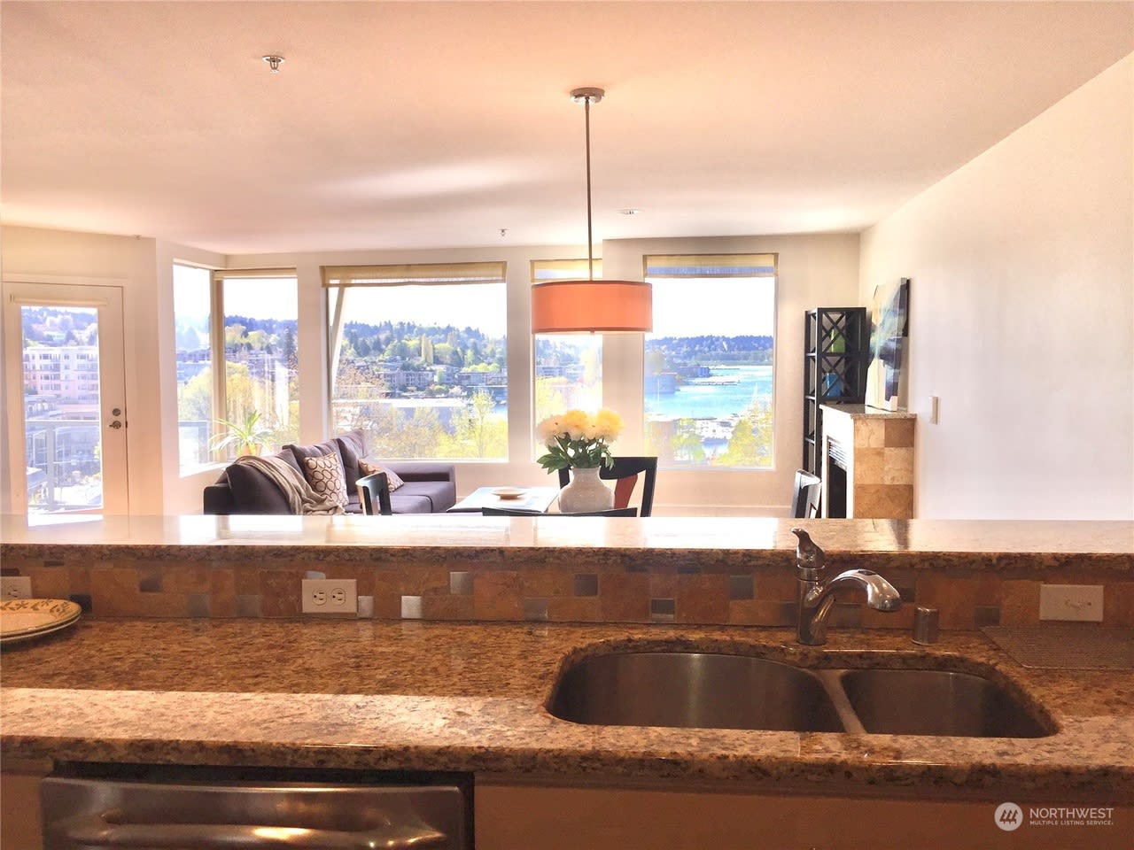 220 1st St, #401