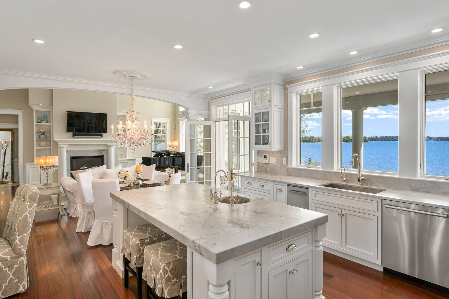 373 Lower Flying Point Road, Freeport