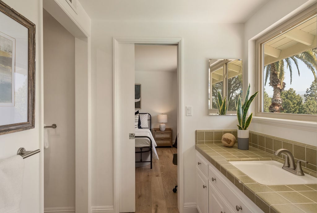 11042 Hunting Horn Drive, North Tustin, CA 