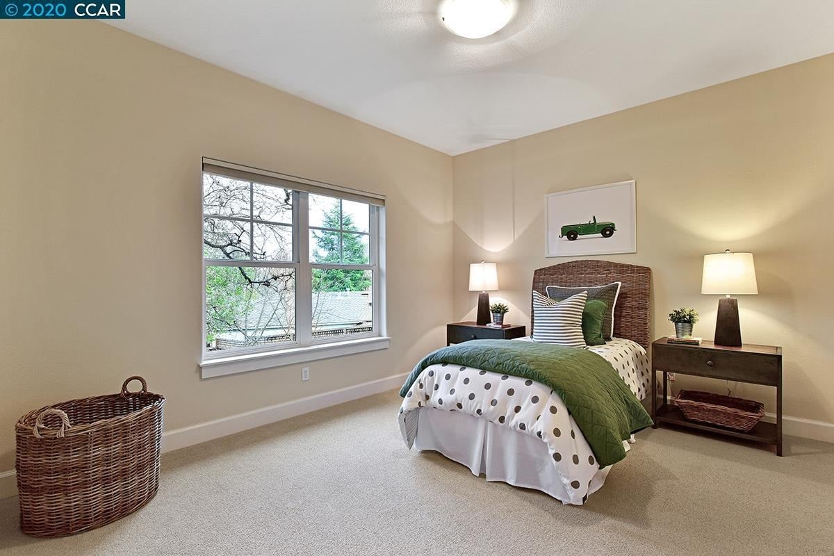 2880 Kinney Dr