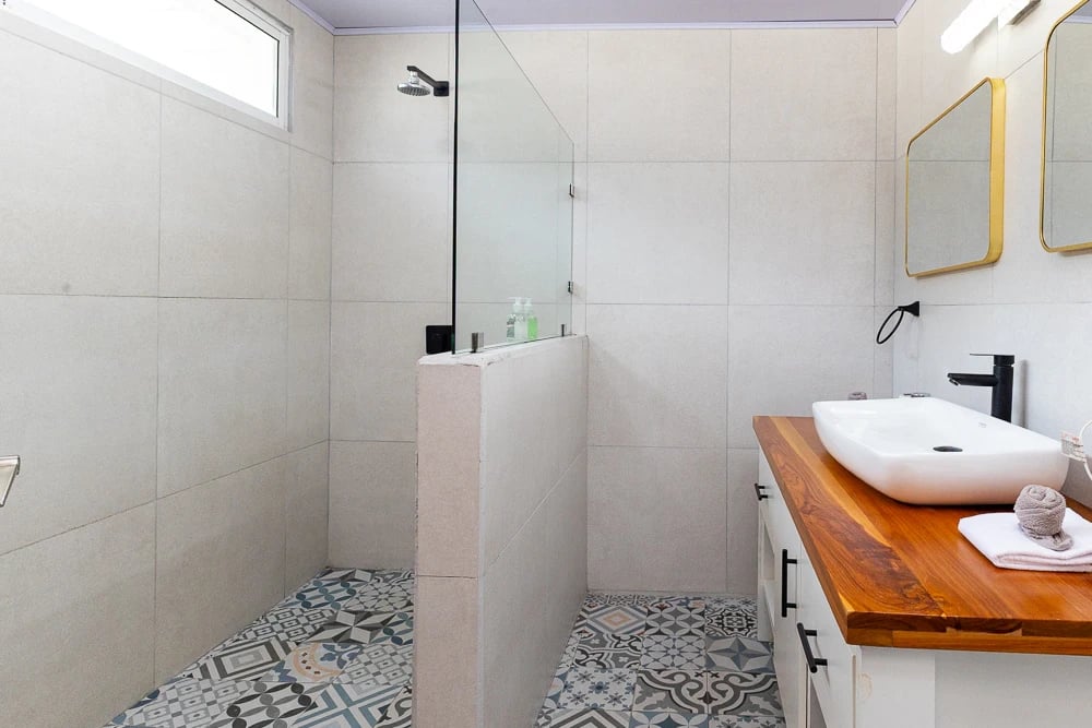 Turnkey Tropical Investment Contemporary Villa near Marina