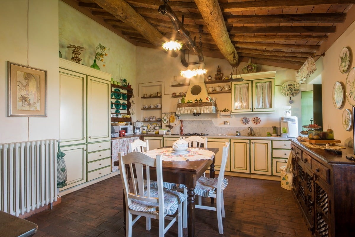 Villa In The Tuscan Hills