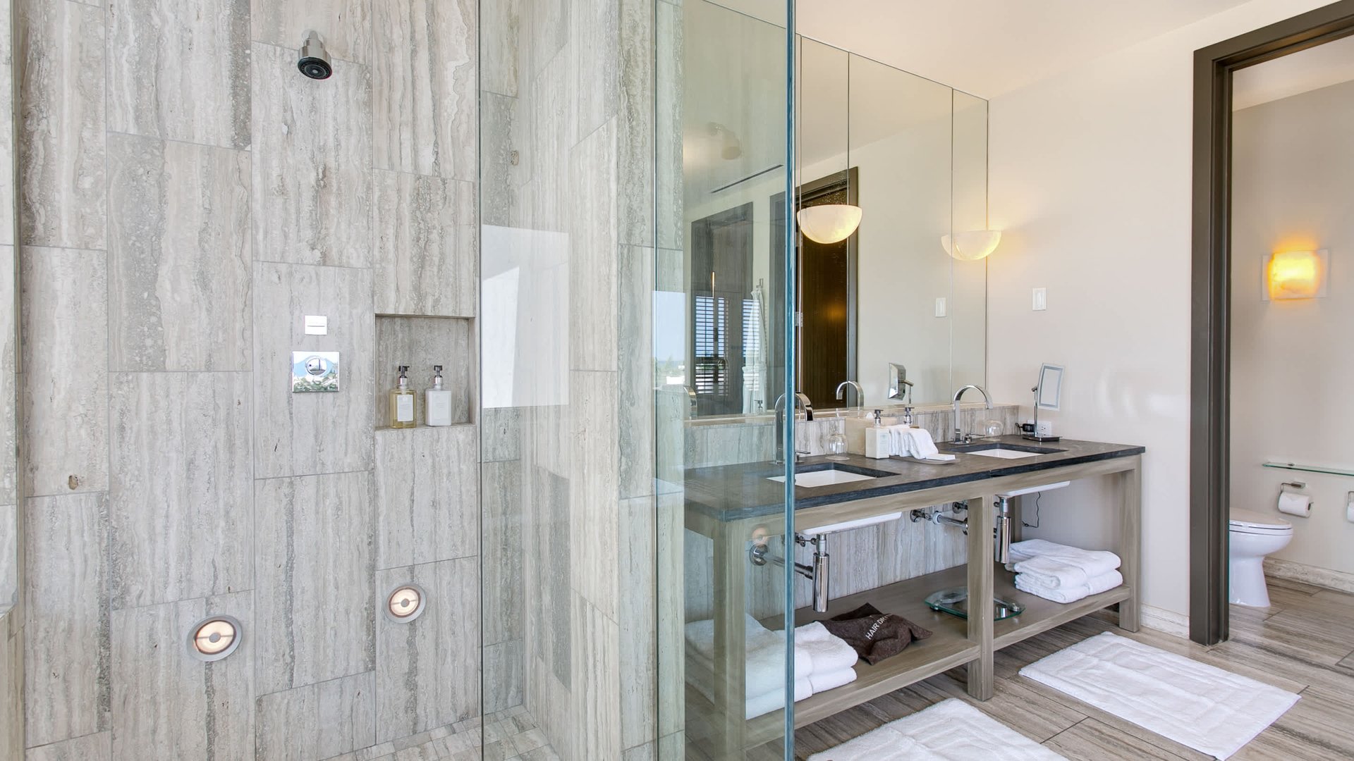 Four Seasons - Penthouse 450