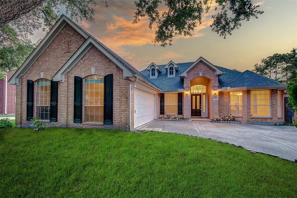 5519 Island Breeze Dr