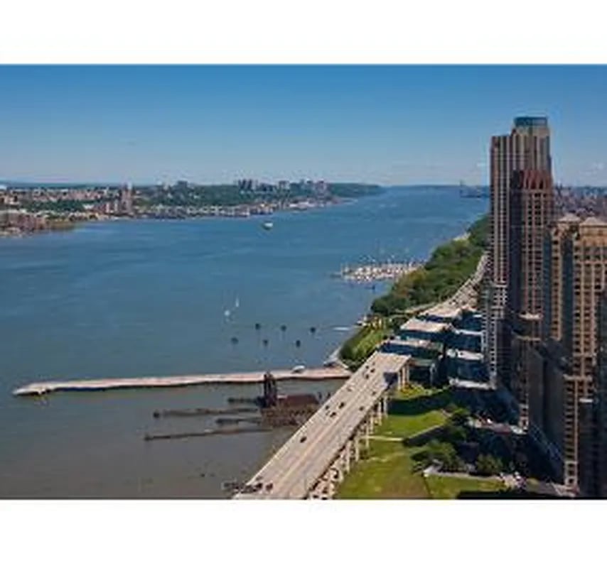 60 Riverside Blvd