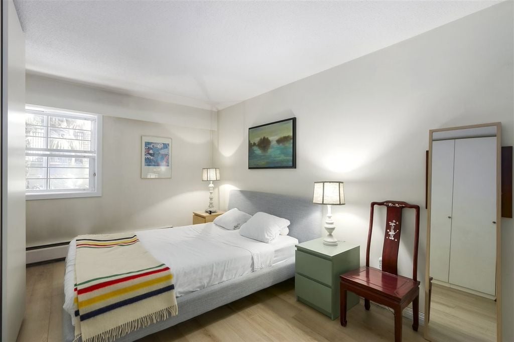 2255 York Ave, #109