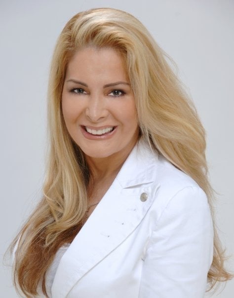 Bruna Costa New York, NY Real Estate Agent Headshot