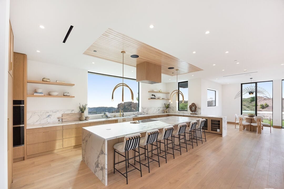 Mulholland Hwy, 90265