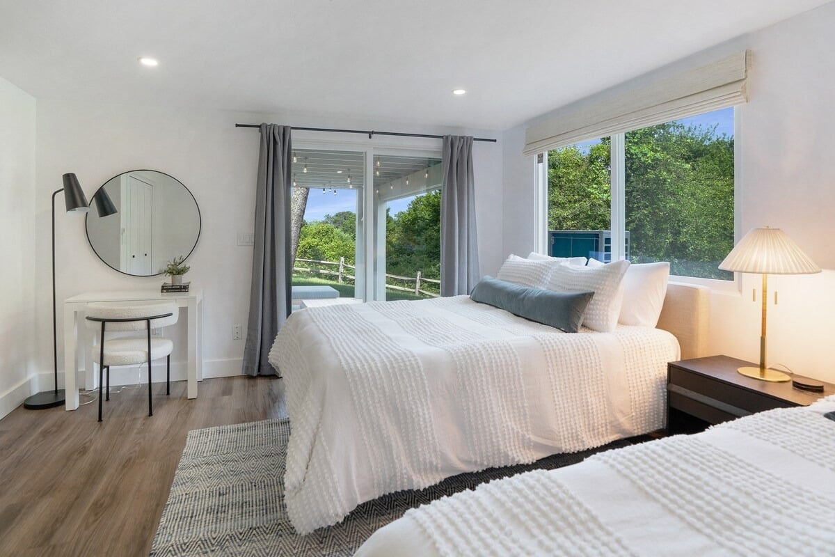 Oak Bluffs Renovated Retreat