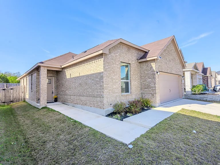 404 Sambar Bay Dr