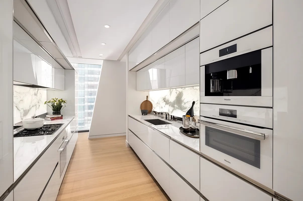 53 W 53rd St #22D