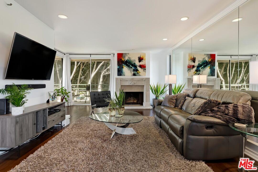 2910 Neilson Way Unit: 313