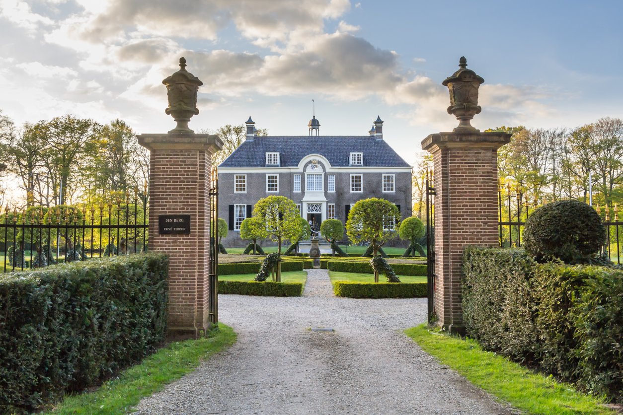 Holmby Hills Real Estate: The Pinnacle of LA Luxury
