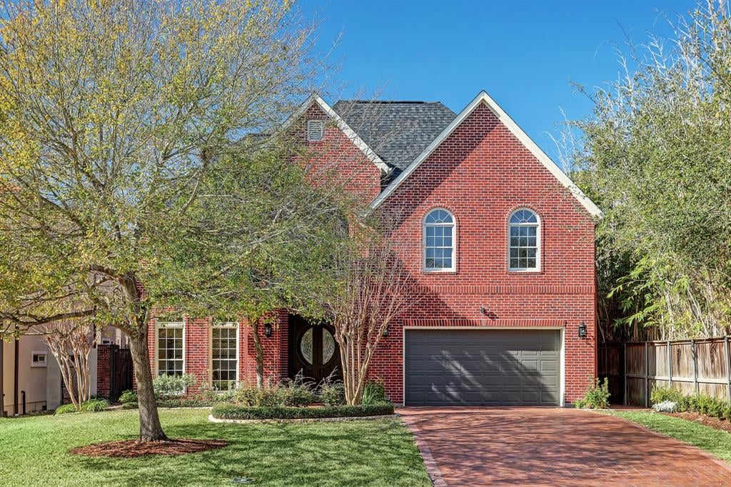 102 Bellaire Ct