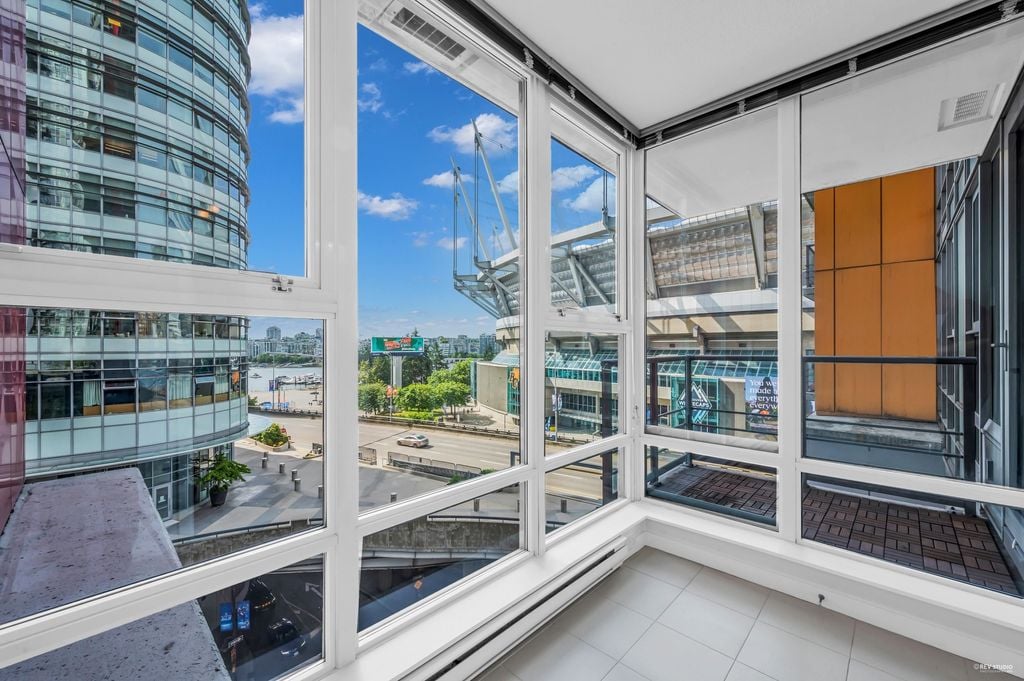111 W Georgia St, #509