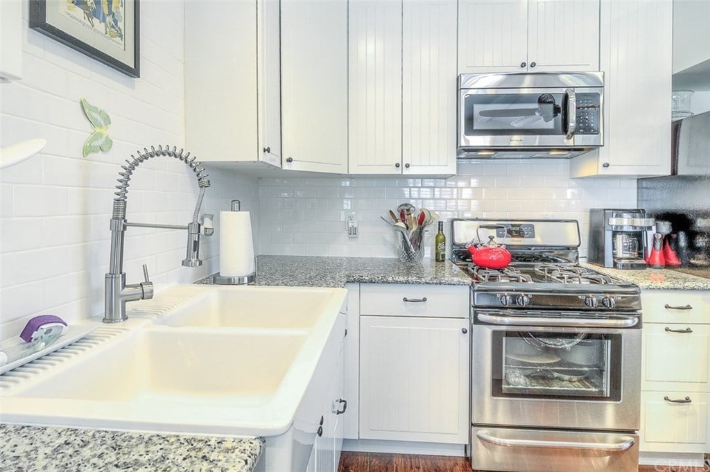 3221 Nebraska Pl
