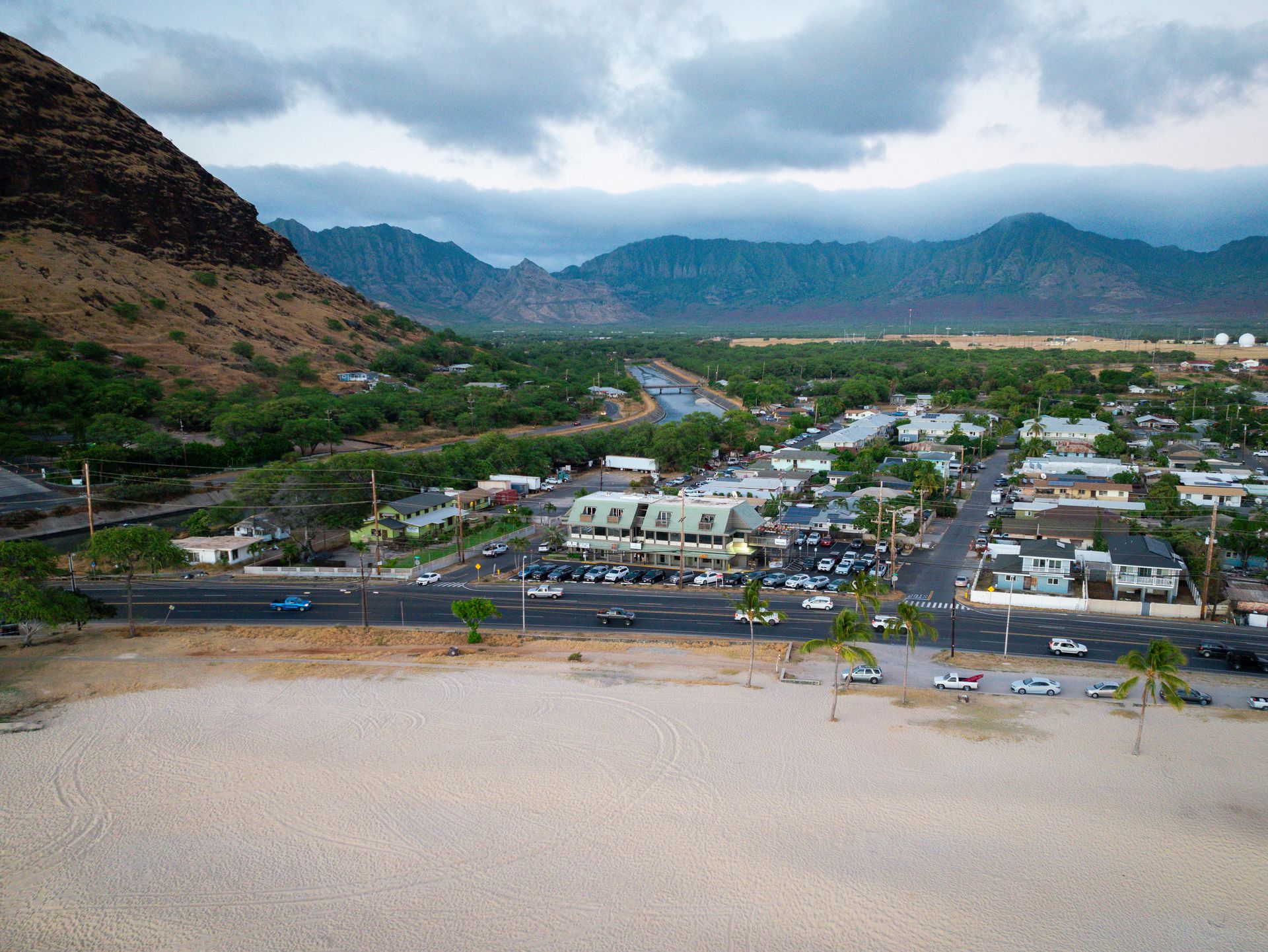 Maili Sunset Marketplace