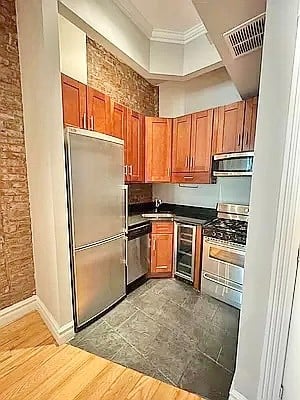 138 East 16th Street, 1B