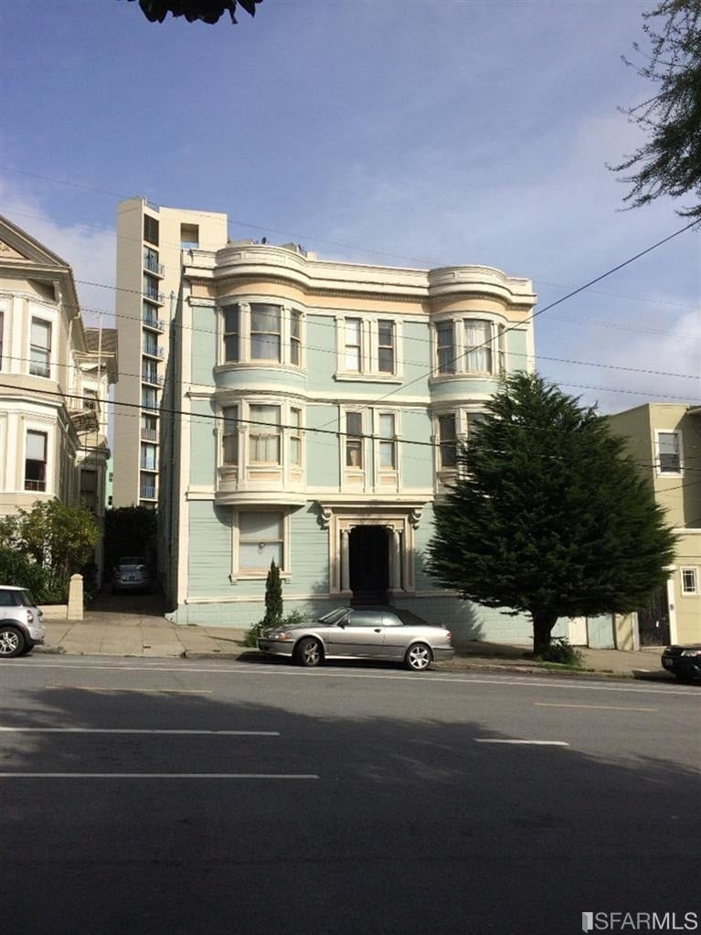 720 Baker St