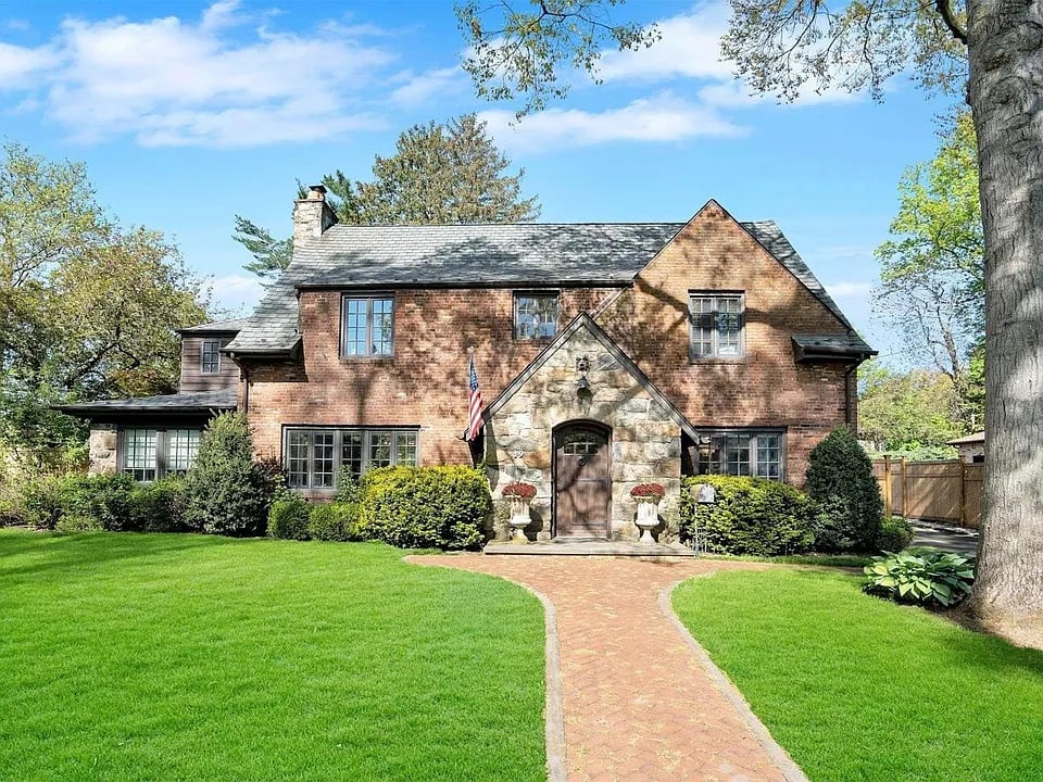 19 Oak Ln