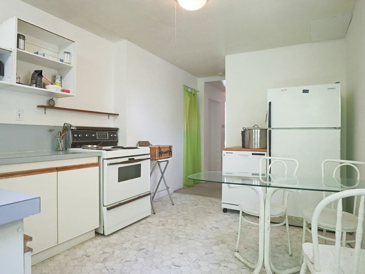 809 E 24th Ave