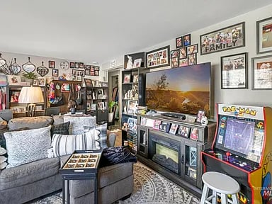 527 E Ave I