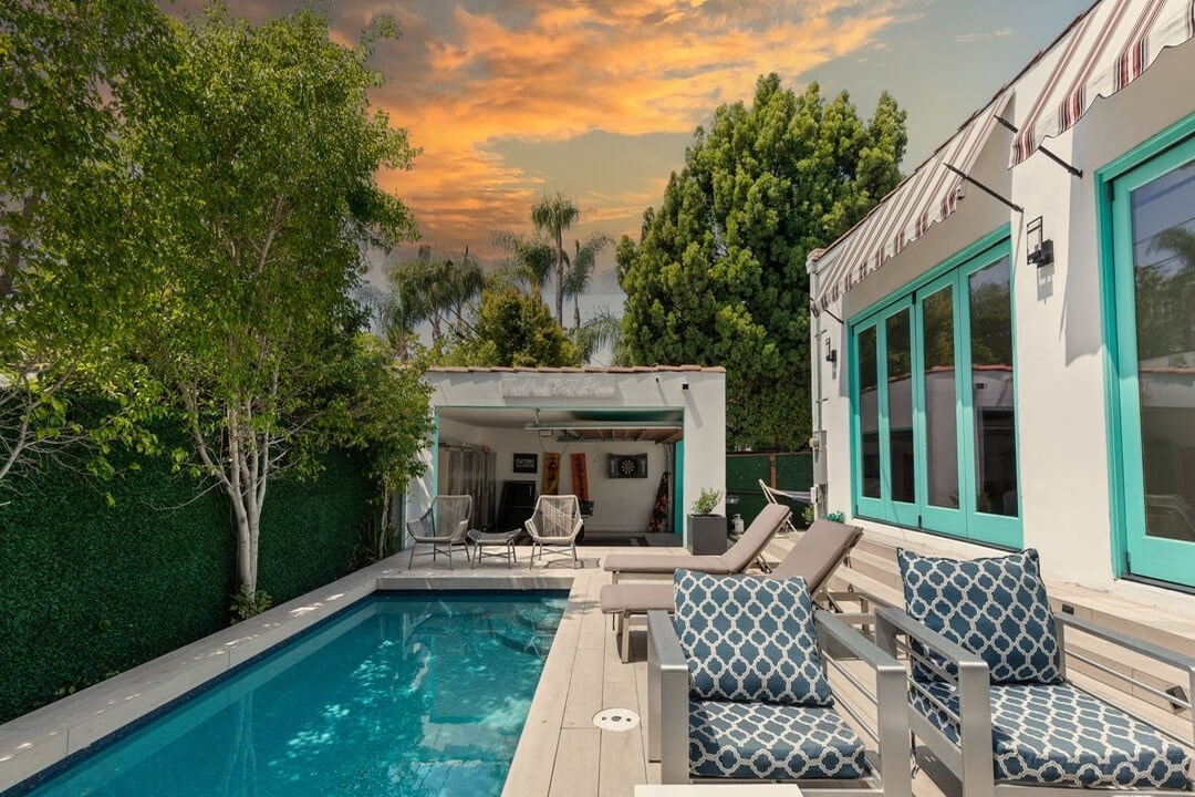 N Crescent Heights Blvd, 90048