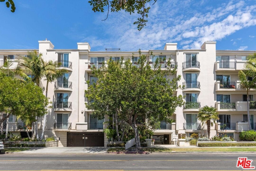 1450 S Beverly Dr #404
