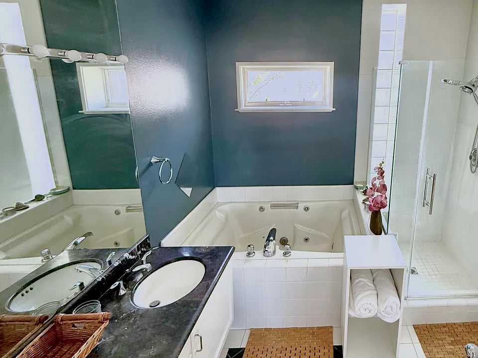 Bright & Breezy Santa Monica Condo Just Blocks from the Beach