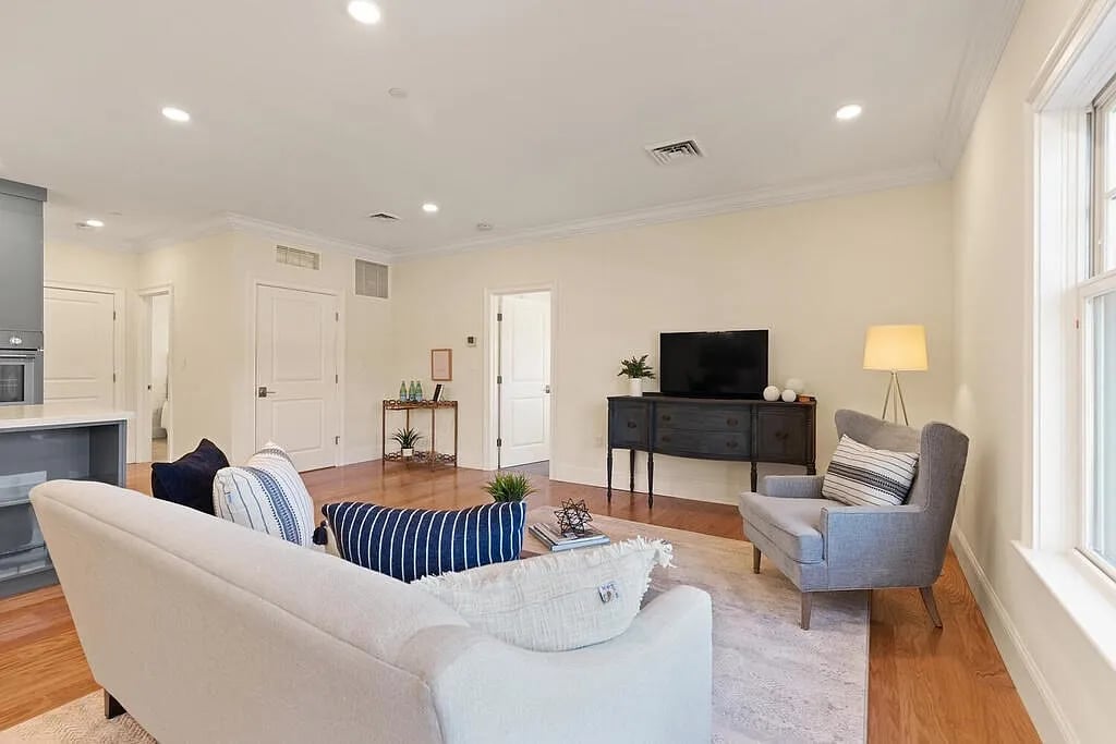40 Elmwood Ave, #5