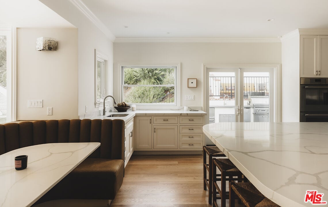 Nova Pavilion, El Cerrito Pl, 90068