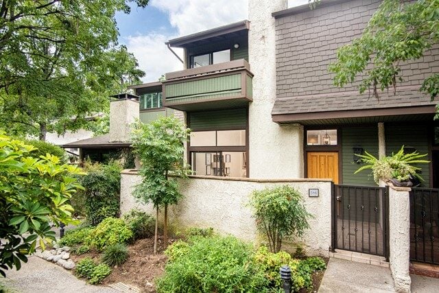 586 Garfield Ave