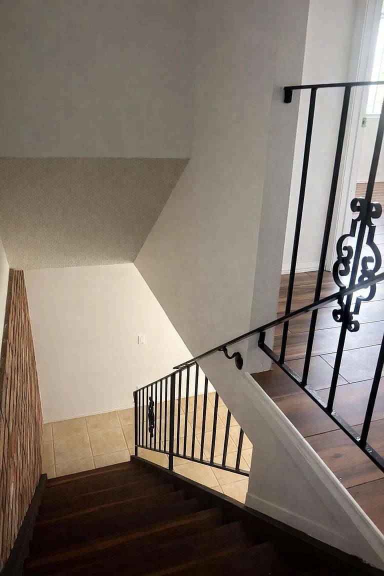 5935 Hickory St APT 3