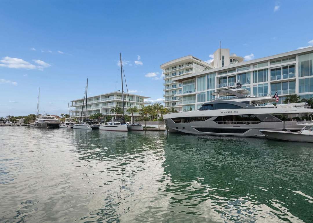 2540 Mercedes Dr
