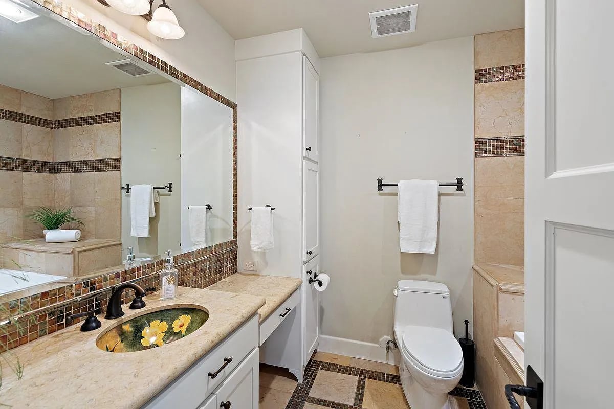 2409 Pemberton Pl