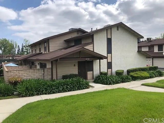 2134 S Mountain Ave #92