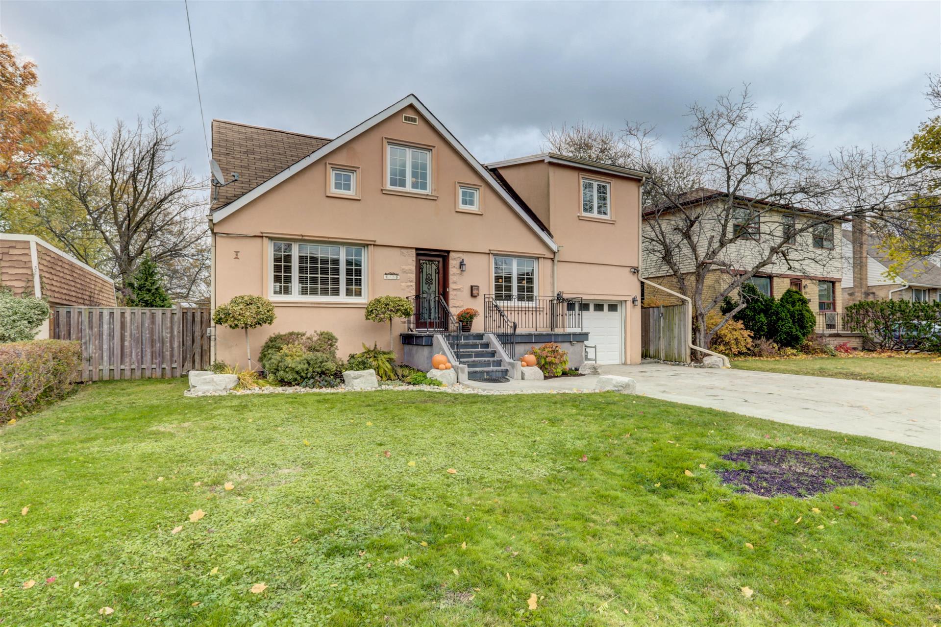 75 Scarborough Heights Blvd