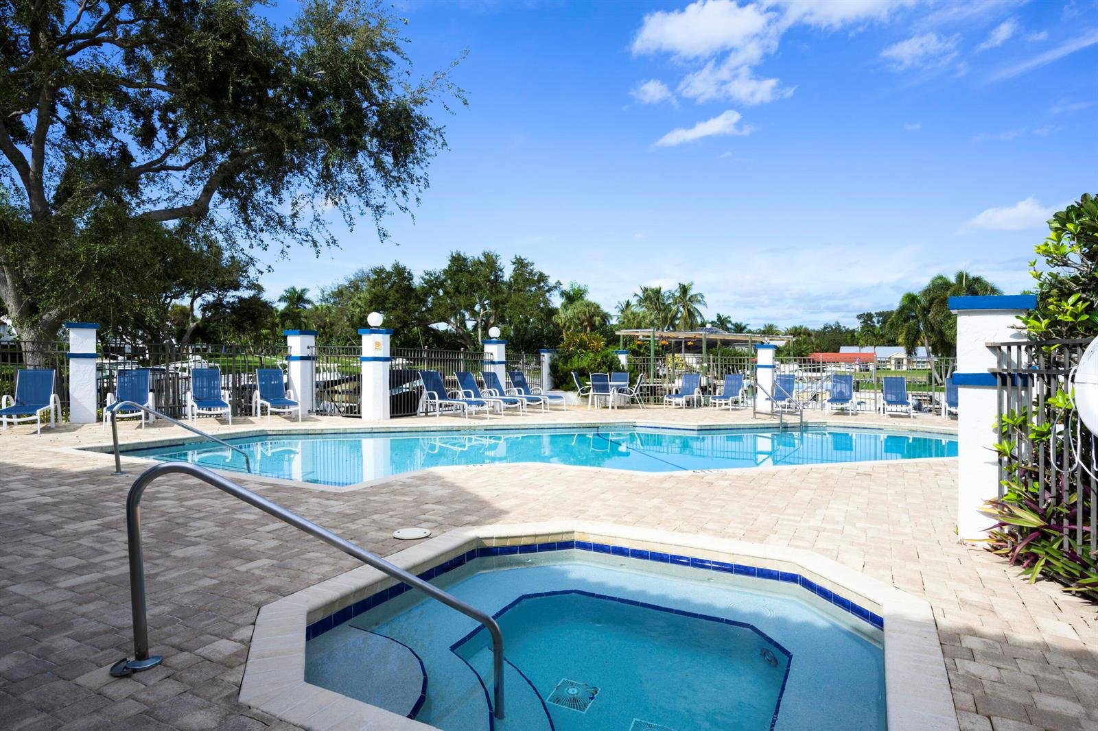 2359 Treasure Isle Drive # 38