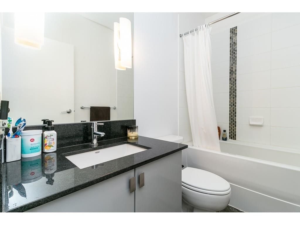 121 Brew St, #702