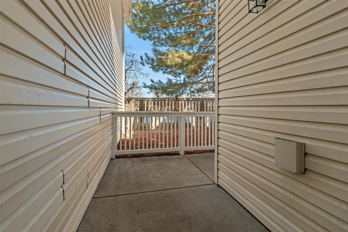 Just Listed: Beautifully Remodeled Townhome in Aurora